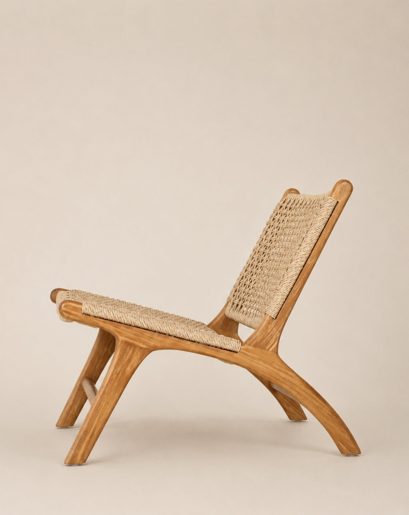 LONDON LAZY CHAIR WITH SYNTHETIC TWISTED EXTRAWHITE WASH