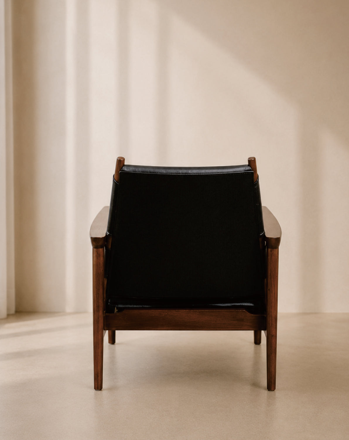 Vincent lounge armchair