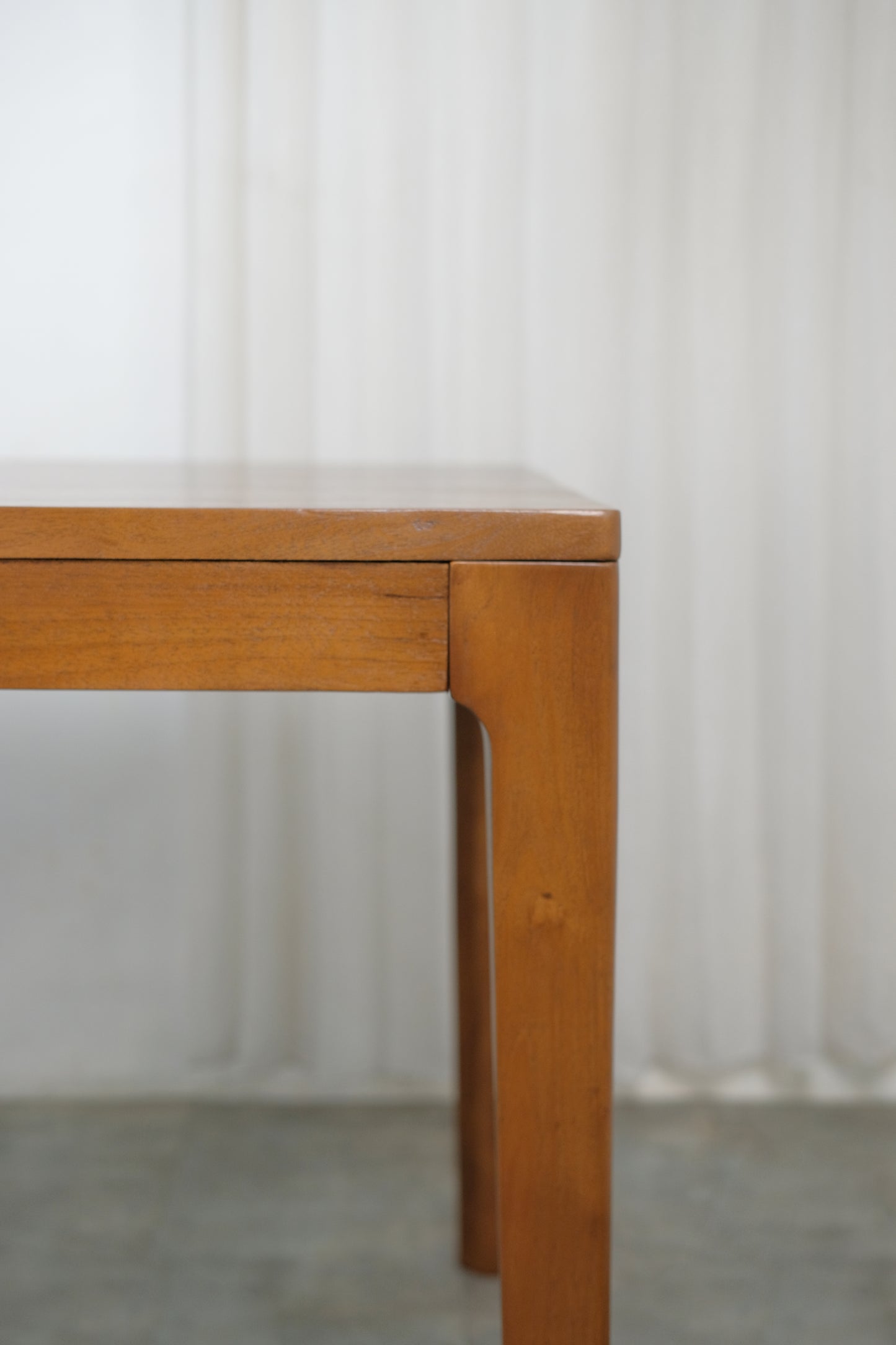 Levy Dining Table 160 (Tea Brown)