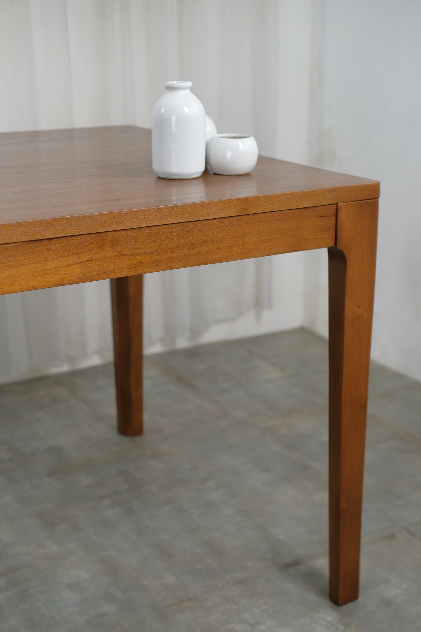 Levy Dining Table 160 (Tea Brown)