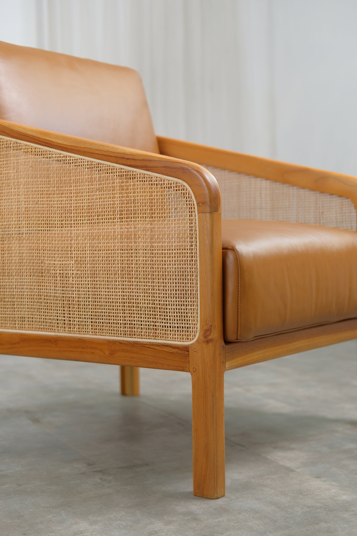Leland Lounge armchair