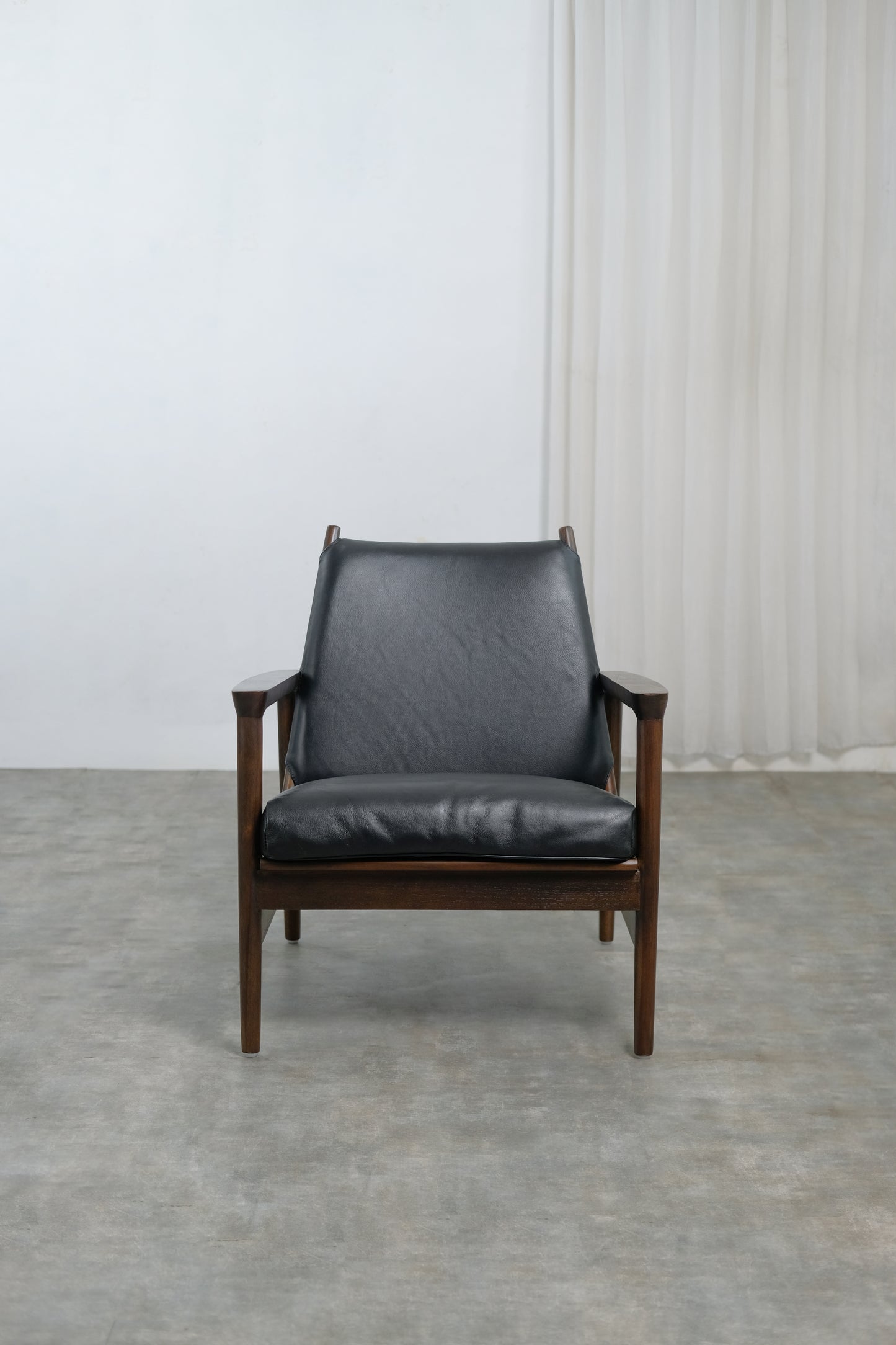 Vincent lounge armchair