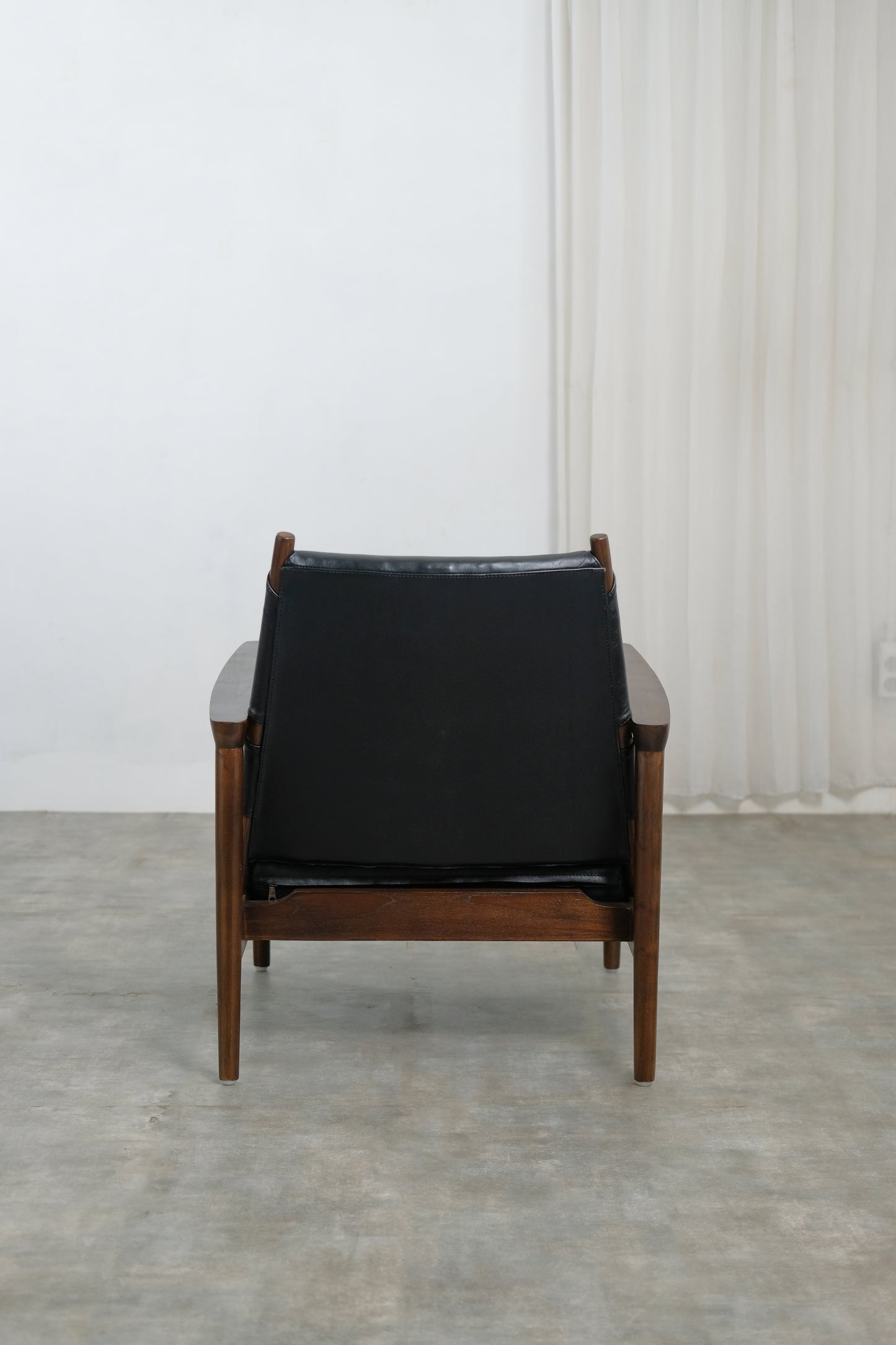 Vincent lounge armchair