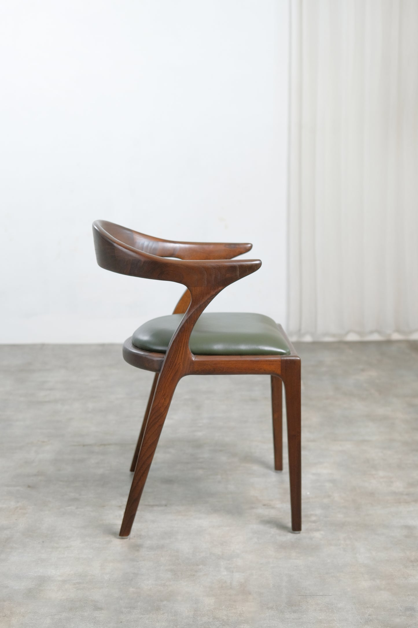 Hasto Dining Chair leather