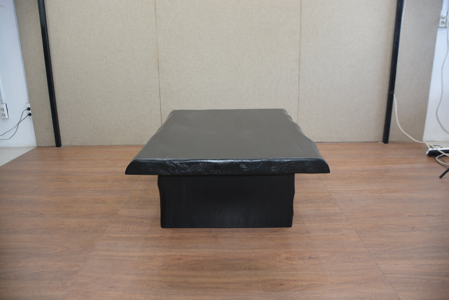 EDGE COFFE TABLE