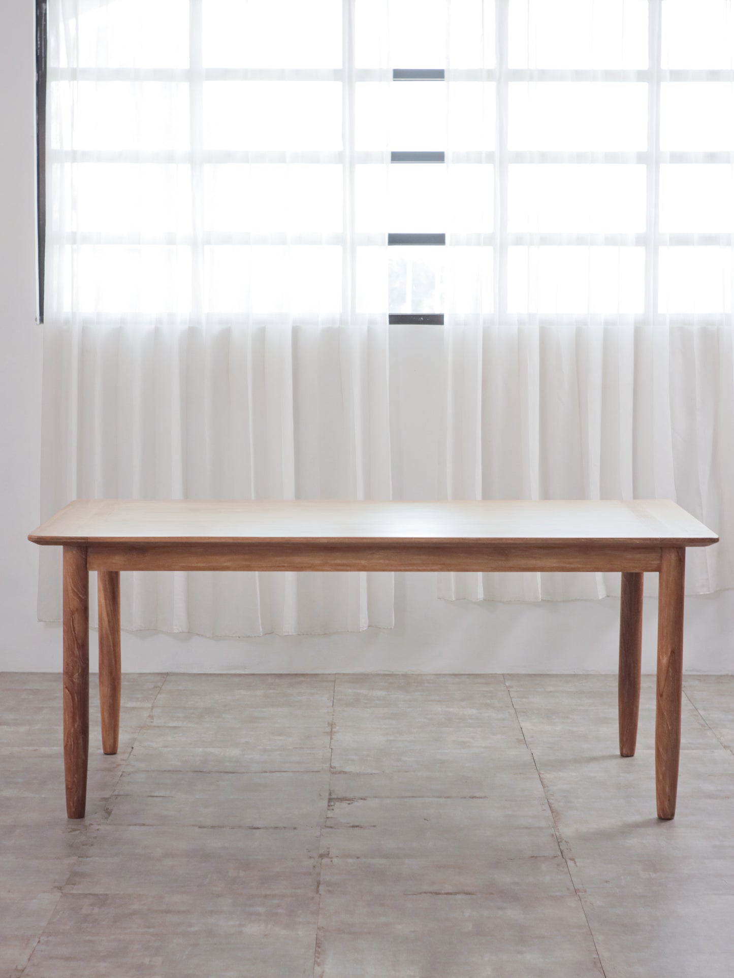 Jaline Dining Table - Extra light whitewash