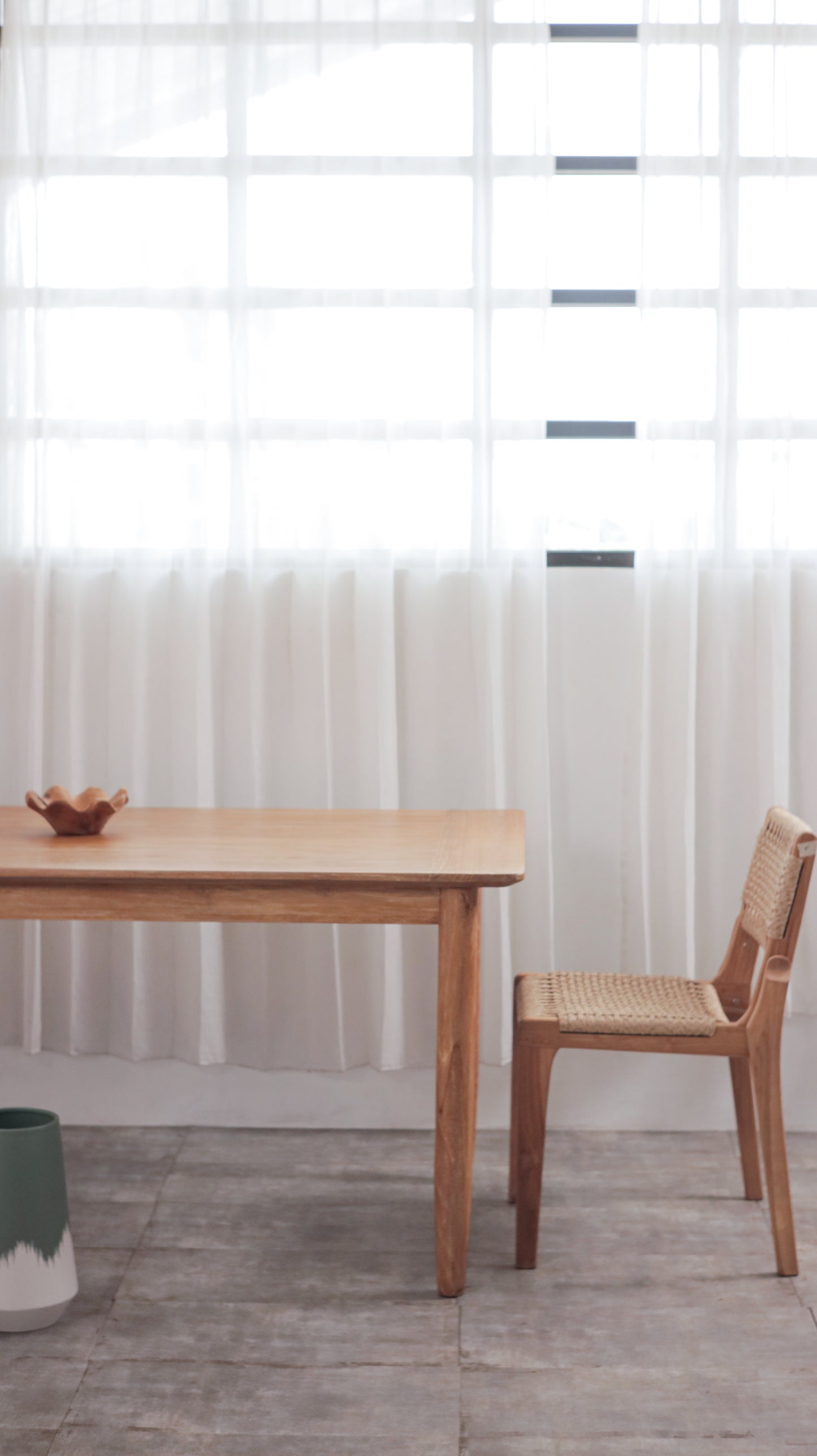 Jaline Dining Table - Extra light whitewash