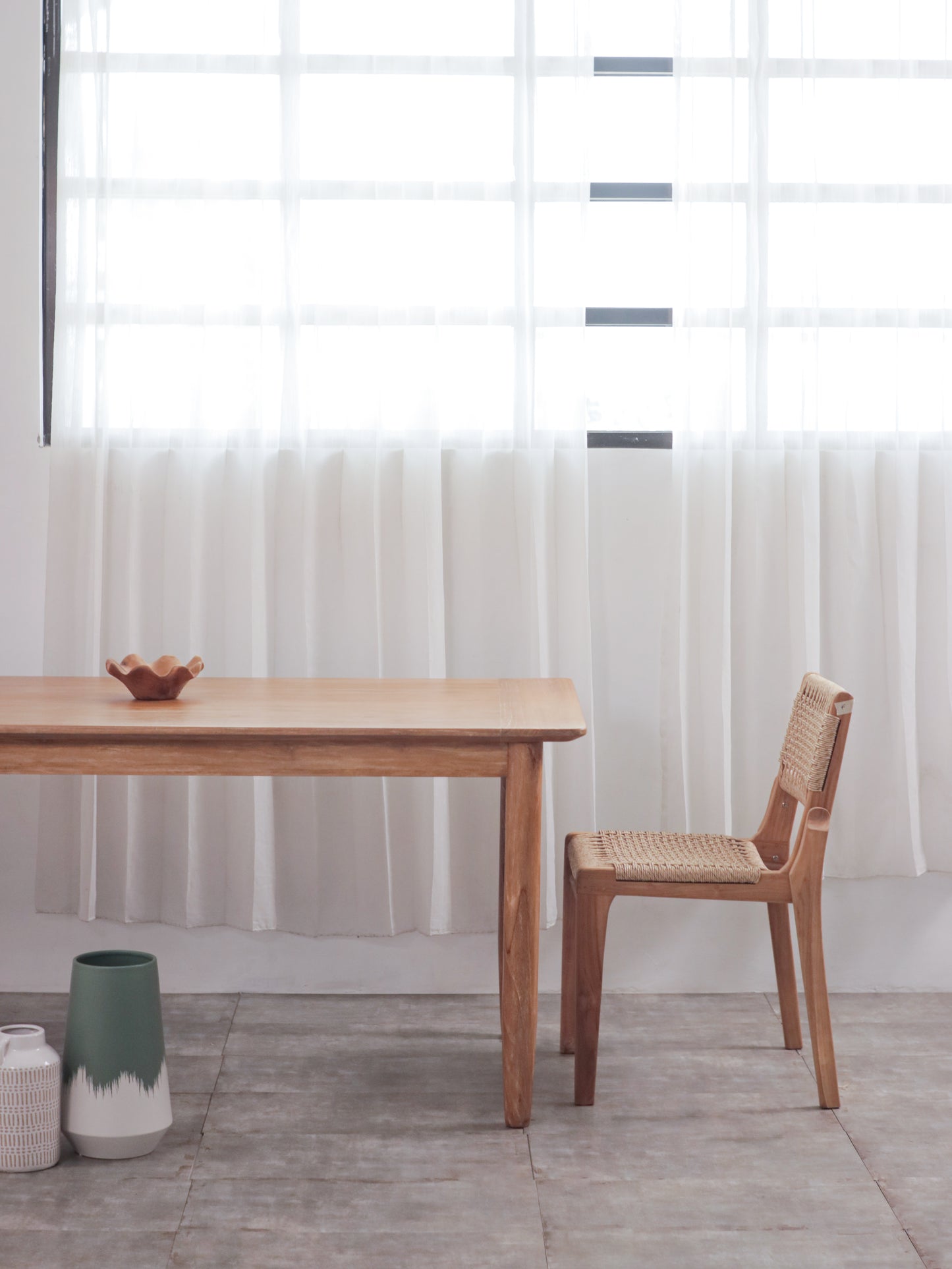 Jaline Dining Table - Extra light whitewash