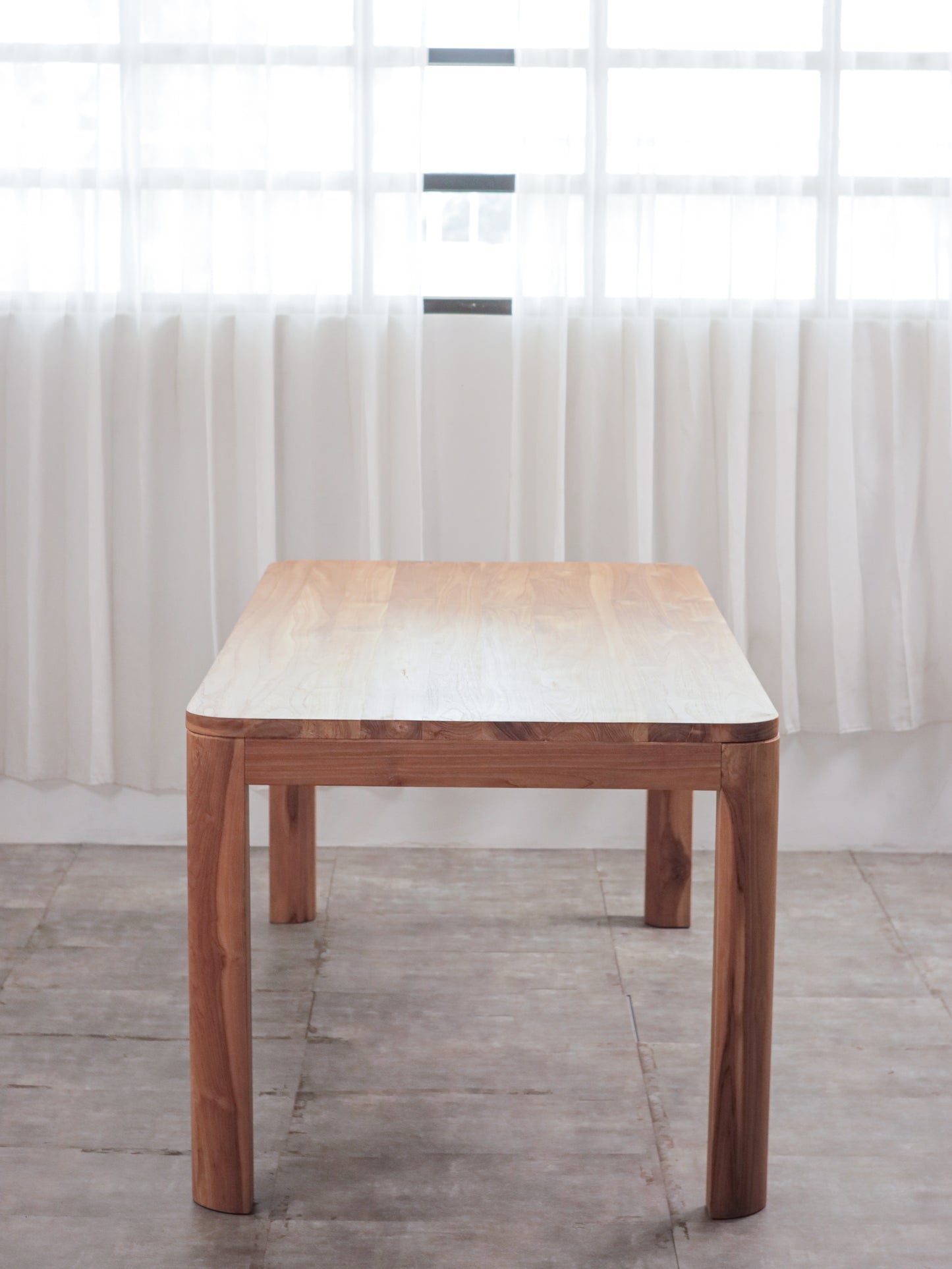 Radius Dining Table 160
